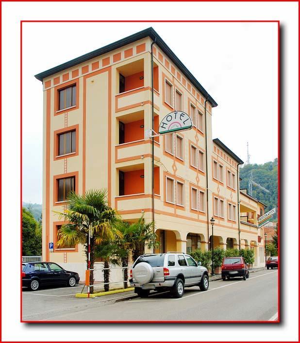 Hotel Ristorante Fratelli Zenari Chiampo Eksteriør bilde